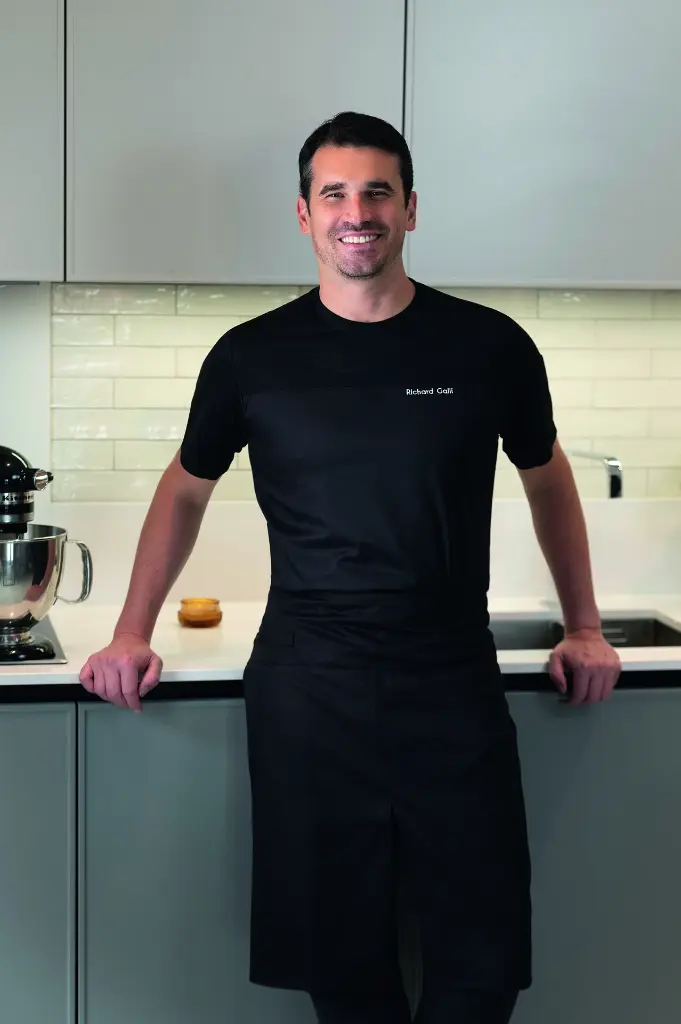 B-SHIRT NOIR_RICHARD GALLI.webp