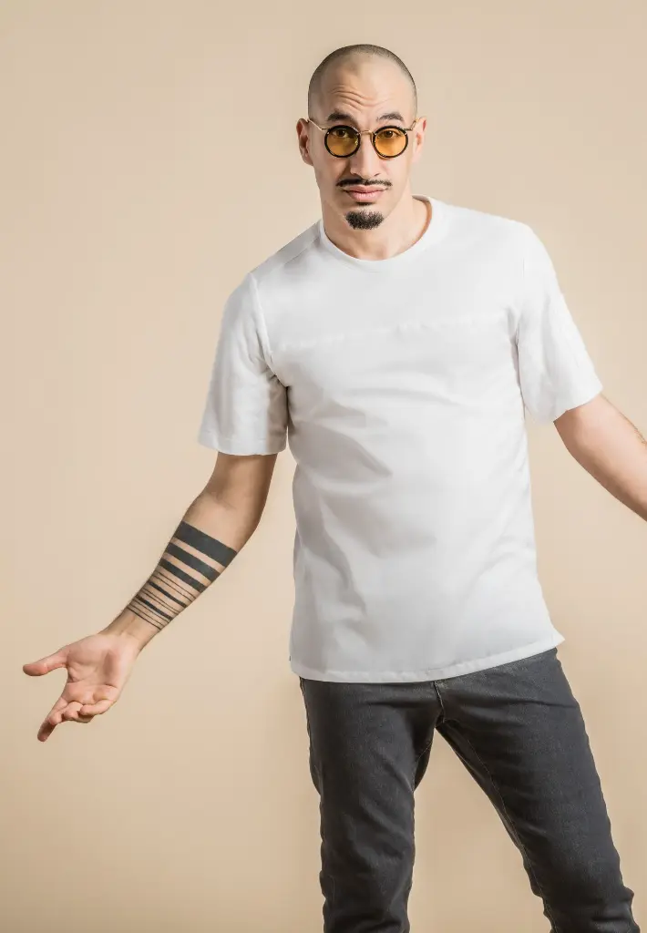b-shirt white 1.webp