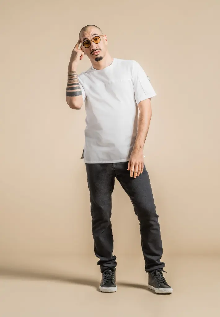 b-shirt white 2.webp